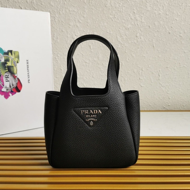 Pra*a shopping bags